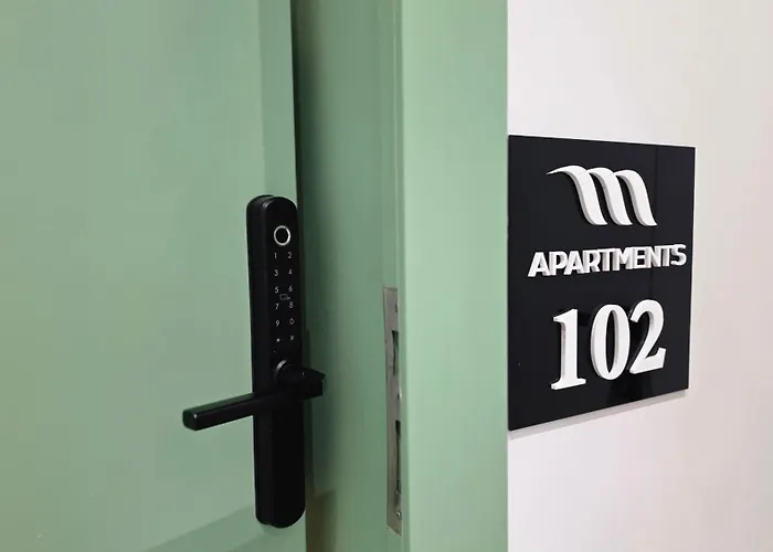 Center M 102